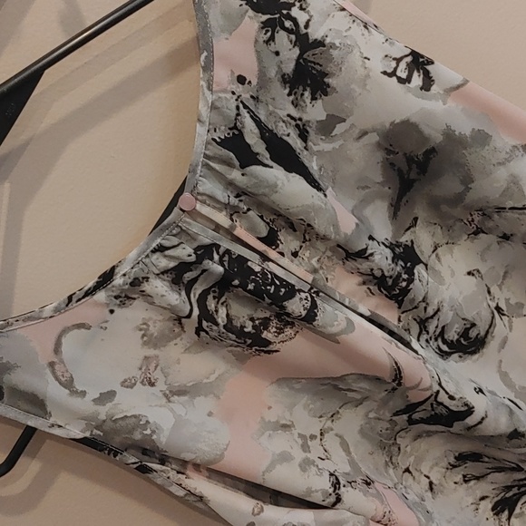 Super Cute Sioni Blouse ❤️ - Picture 6 of 6